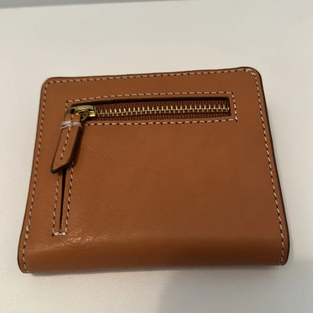 FOSSIL SMALL BIFOLD TAN/SADDLE